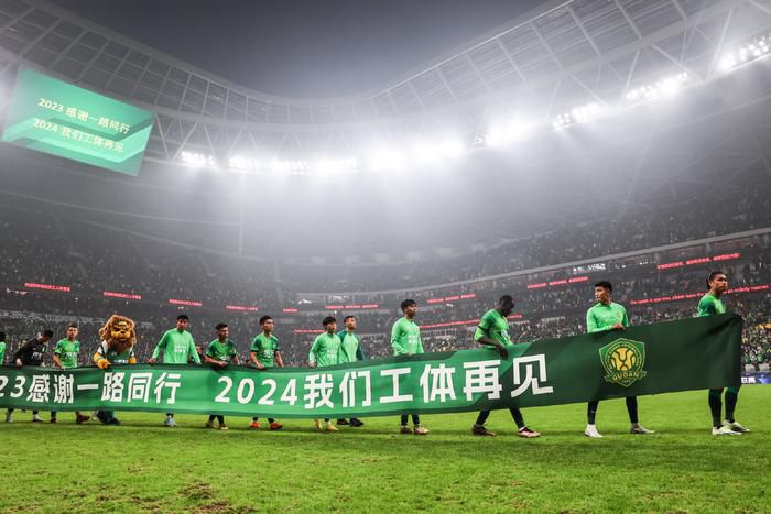 现年39岁的基耶利尼宣布退役，结束23年球员生涯。